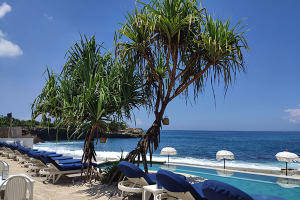 Beach Lembongan with Pool