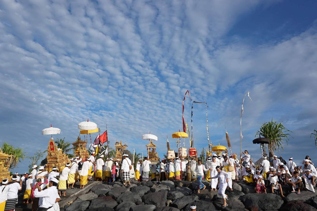 melasti beach ceremony bai