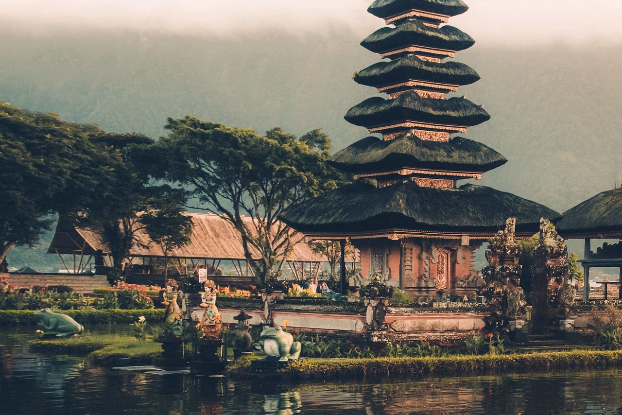 pura temple ulun